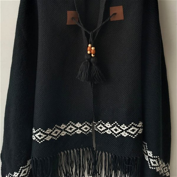 Ponchos tejidos en telar artesanales Llal